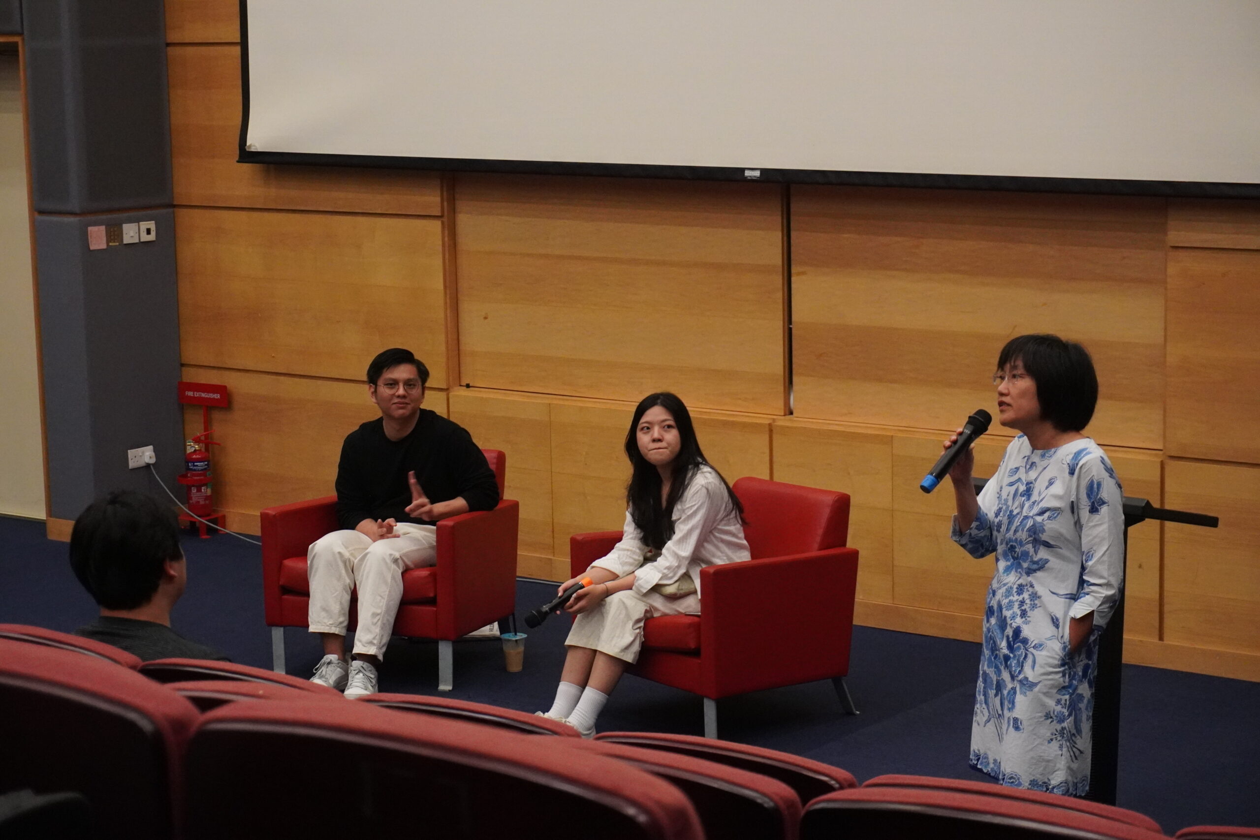 Master A/P Lee introducing the speakers for the session