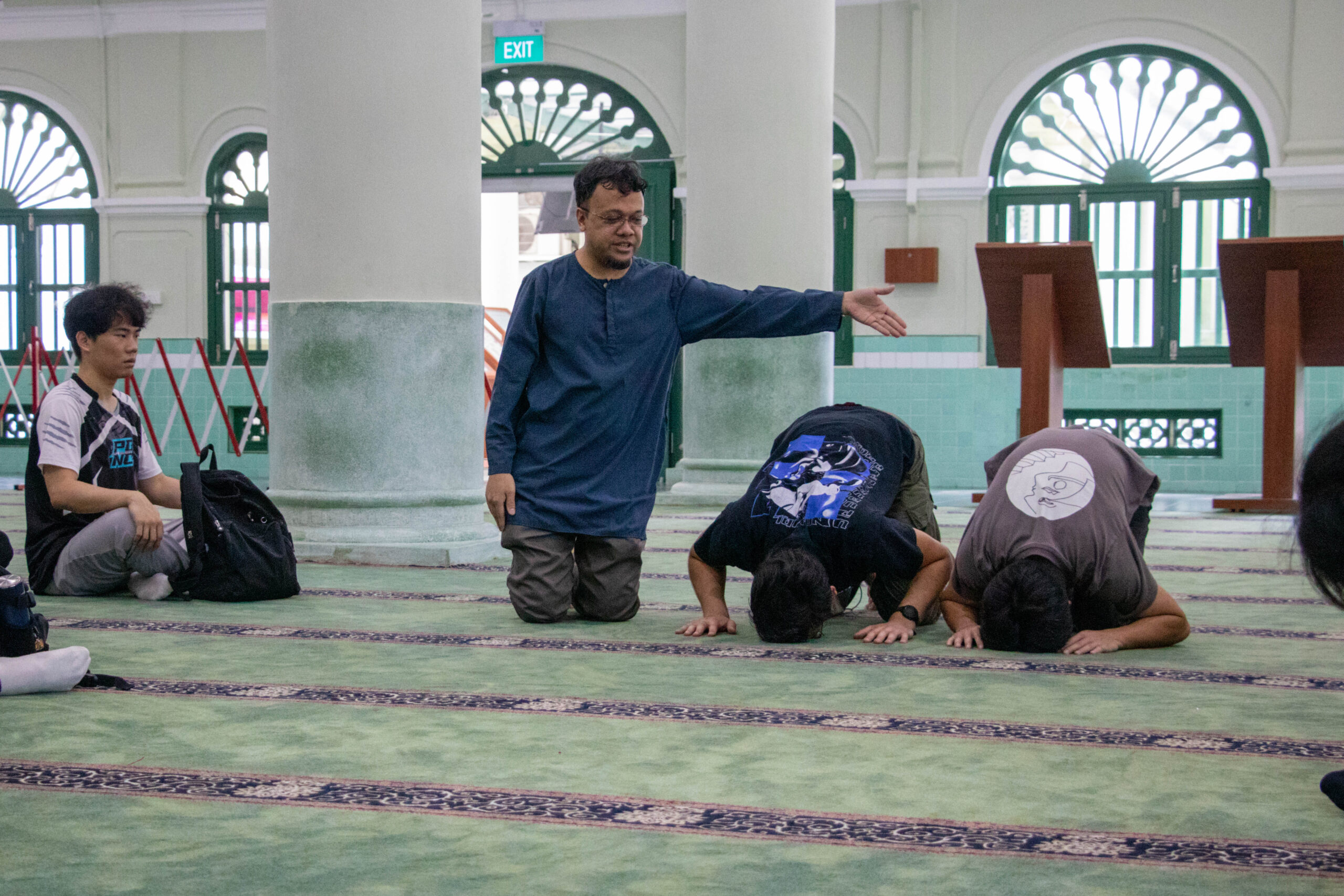 Helixians embracing new experiences—learning the art of prayer with guidance by our Resident Fellow