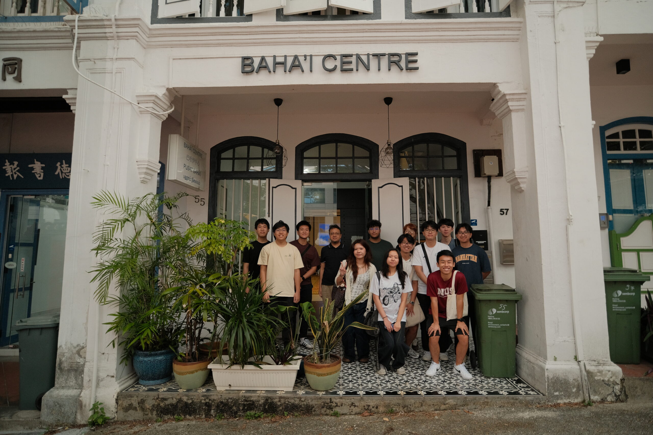 Helixians explored the rich teachings of the Baha’i faith during a meaningful visit to the Baha’i Centre.